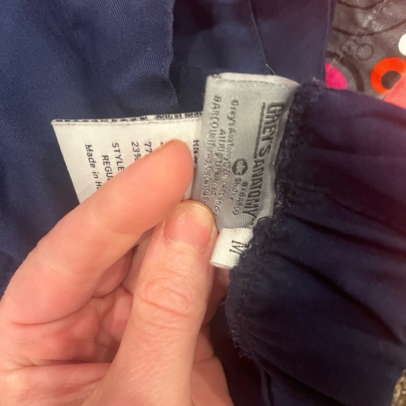 Scrub Set - Picture 3 of 9